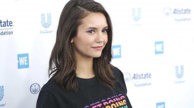 Край на карантината: Нина Добрев разпуска с приятели