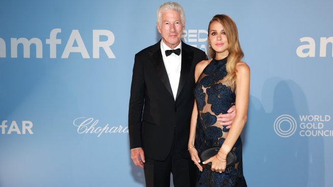 Ричард Гиър и съпругата му Алехандра блеснаха на червения килим