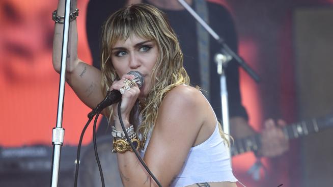 Гаджето на Майли Сайръс не е готово за брак