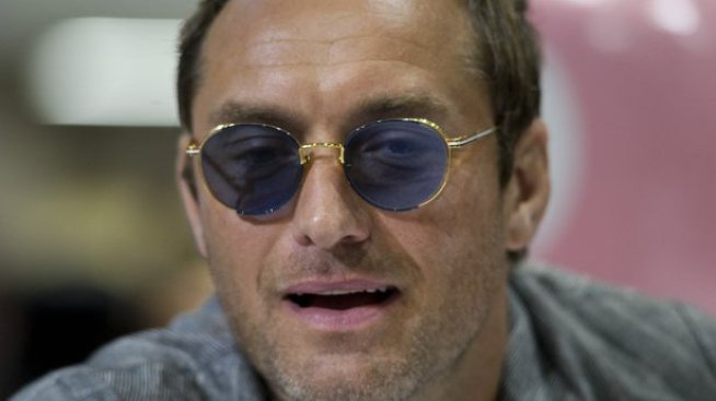 Джуд Лоу влиза в галактиката на „Междузвездни войни“