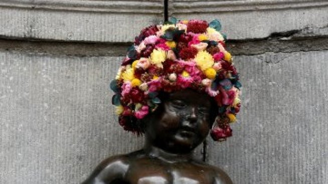 Брюкселският символ Манекен Пис с цветна визия