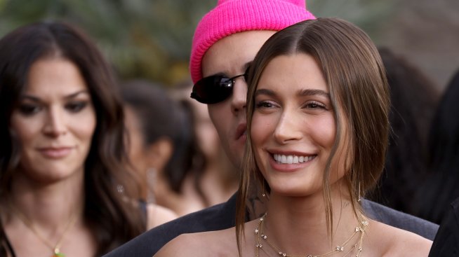 Джъстин и Хейли Бийбър продължават да се обличат в несъответстващи тоалети