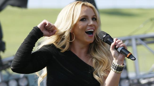 Акро йога - любимото занимание на Бритни Спиърс