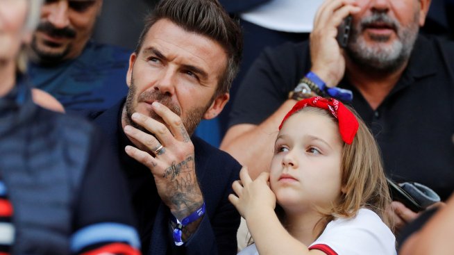 Бекъм е татко N1, строи замък за щерка си