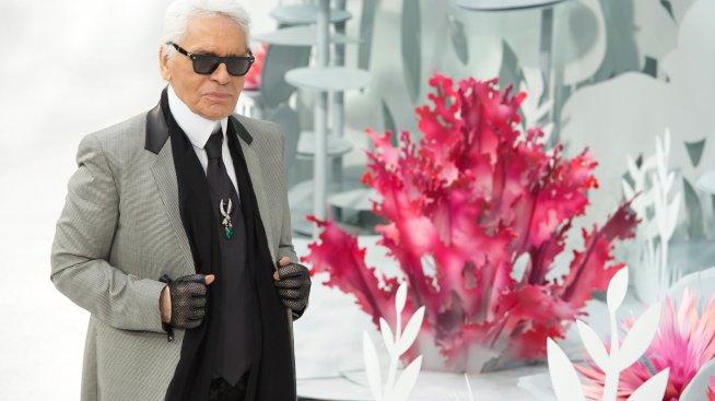 За Карл Лагерфелд: Любимата бяла риза през погледа на знаменитостите