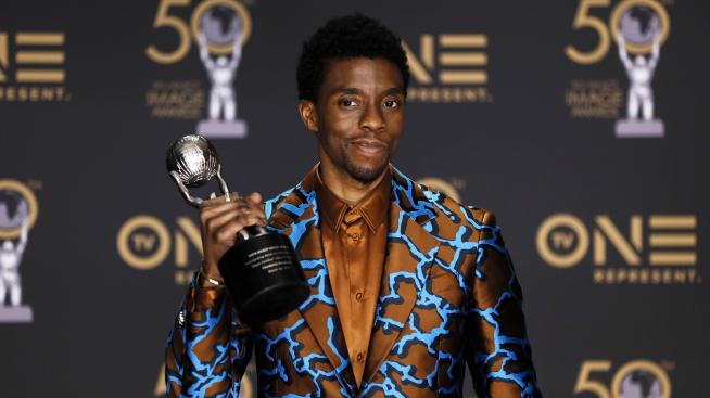 „Отмъстителите“ със специално видео за Чадуик Боузман