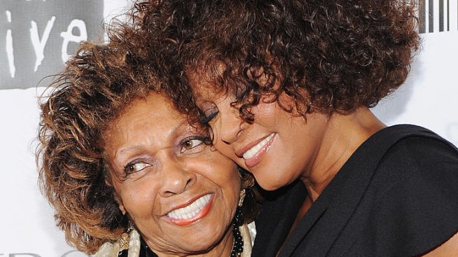 Тежка участ – майката на Уитни Хюстън почина на 91, надживявайки дъщеря и внучка