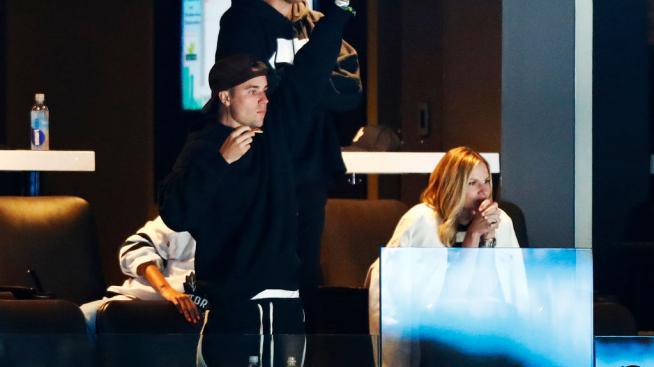 Джъстин Бийбър счупи рекорд на Елвис Пресли