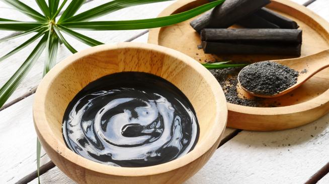 Активен въглен: 5 доказани ползи за вашата кожа