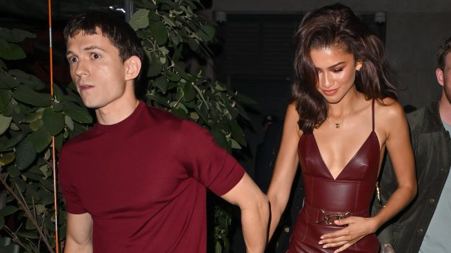 Стилна двойка – Зендая и Том Холанд с допълващи се тоалети