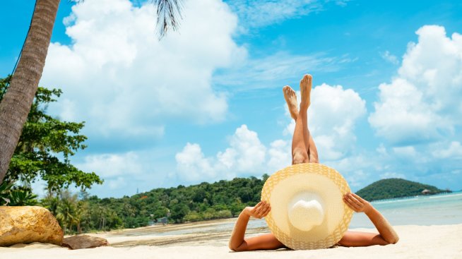 Лято 2021: Преслава с бански в актуален цвят 