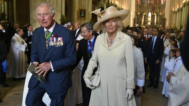 Прислужниците на Камила и Чарлз: „Короната“ съвсем обърка връзката им