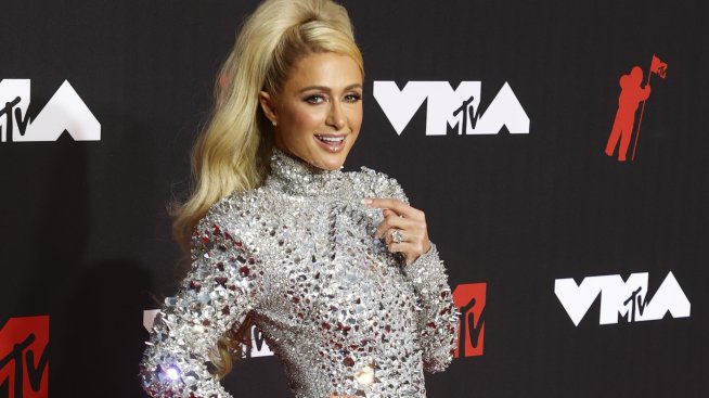 Парис поздрави Линдзи за годежа