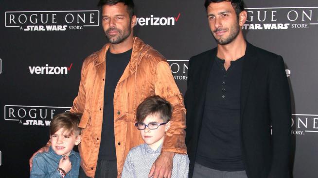 Селфи с Рен: Половинката на Рики Мартин показа сина им