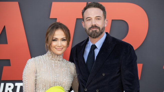 Проблемите се задълбочават - Джей Ло сама в Италия, Бен Афлек вече не носи халката си