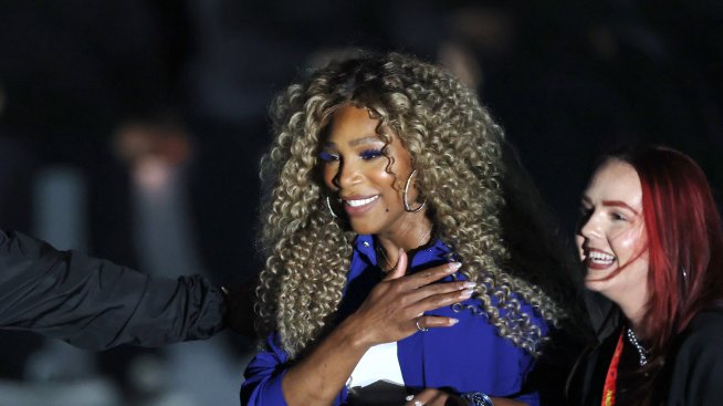 Семейна приказка – Щастливата майка Серина Уилямс на плаж с малката си дъщеричка