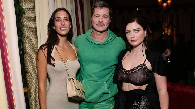 Брад Пит и бляскавата му приятелка Инес де Рамон подкрепиха дъщерята на Боно – Ив Хюсън