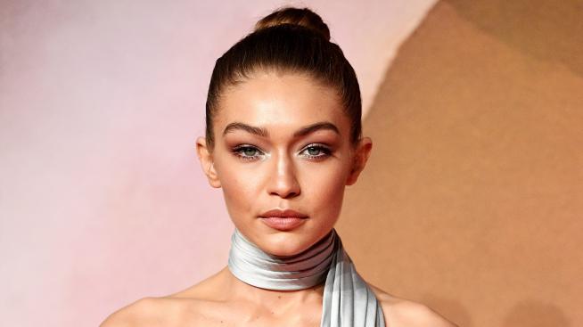 Джиджи Хадид с още снимки от бременната си фотосесия