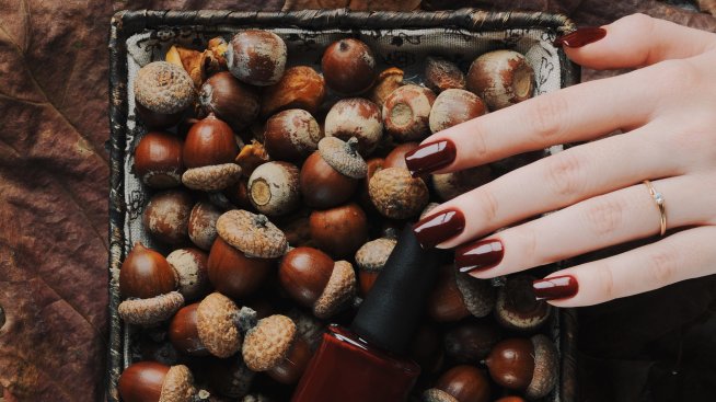 Есенен маникюр – кои са най-търсените цветове?