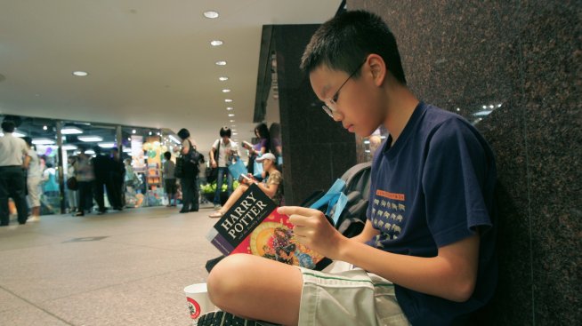 Забраниха книгите за Хари Потър заради заклинанията