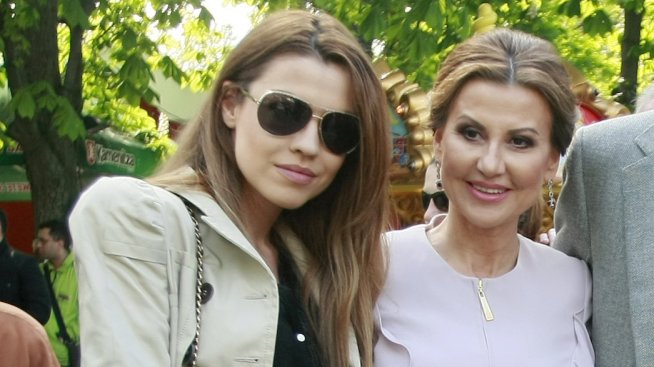 Славея Сиракова сближава дъщеря си с годеника си