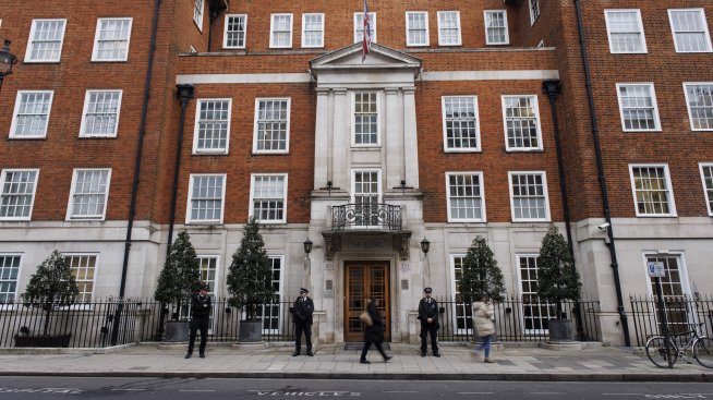 Оперираха Кейт Мидълтън, две седмици ще бъде в болница