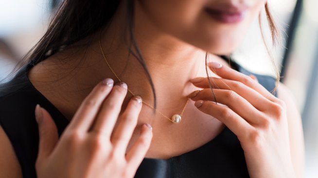 Аксесоари 2021 – какви носихме през изминалата година?