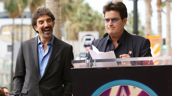 Чарли Шийн и Чък Лори заровиха томахавката след 12-годишно неразбирателство