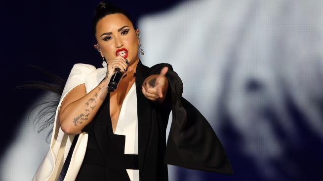 Деми Ловато разкрива тъмната си страна в своя канал