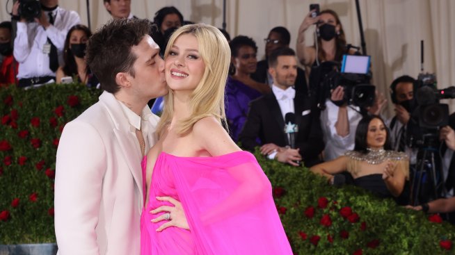 В конфликта със семейството: Бруклин Бекъм взе страната на съпругата си