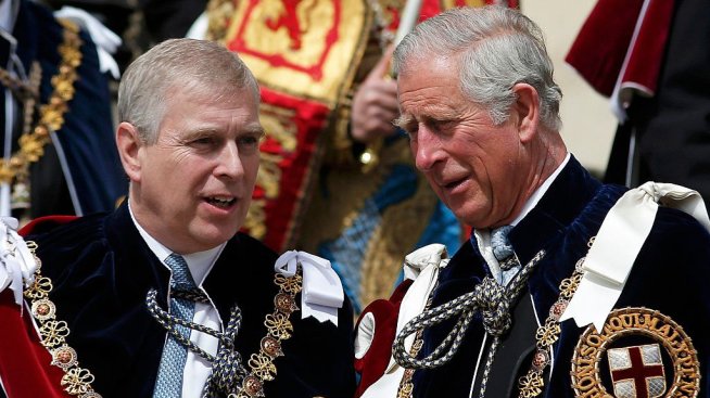 Кралски войни – крал Чарлз отне всичко от брат си Андрю, остави го без дом и титли