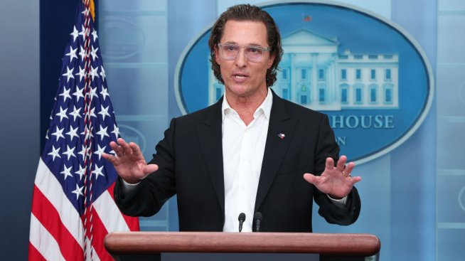 Матю Макконъхи с пламенна реч в Белия дом