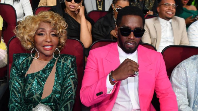 Агонизиращо – майката на Шон „Диди“ Комбс осъди неговия „публичен линч“