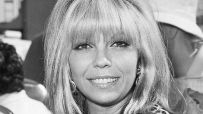 Легендата Нанси Синатра на 85 – един живот, изпълнен с много музика, кино и стил