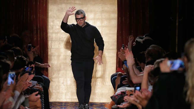 Дизайнерът, който облича най-влиятелните жени