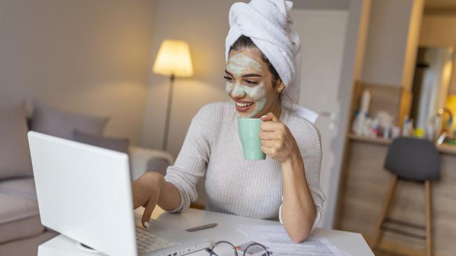 Красота по време на карантина! Как да си направим маска за лице?