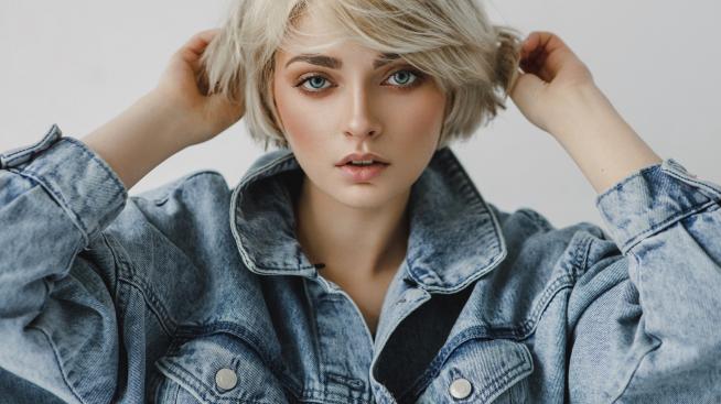 Мода 2021 – как ще носим деним тази година?