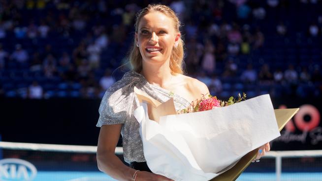 Бебе на борда: Каролине Возняцки с първа бременна фотосесия