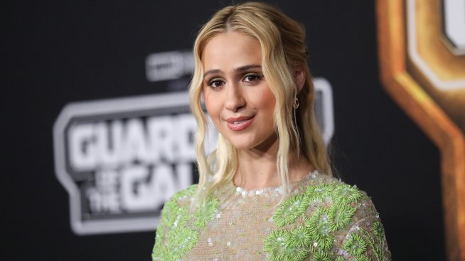 Мария Бакалова релаксира на яхта в Сен Тропе 