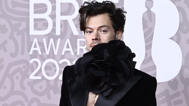 Хари Стайлс показа татус, посветен на бившата му любима Оливия Уайлд