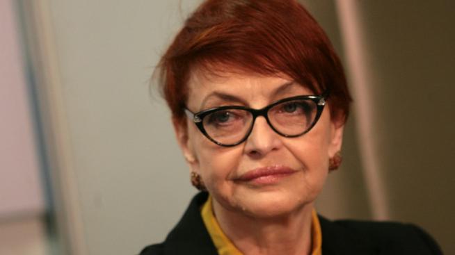 Рейчъл Роу дари Камелия Тодорова с внучка