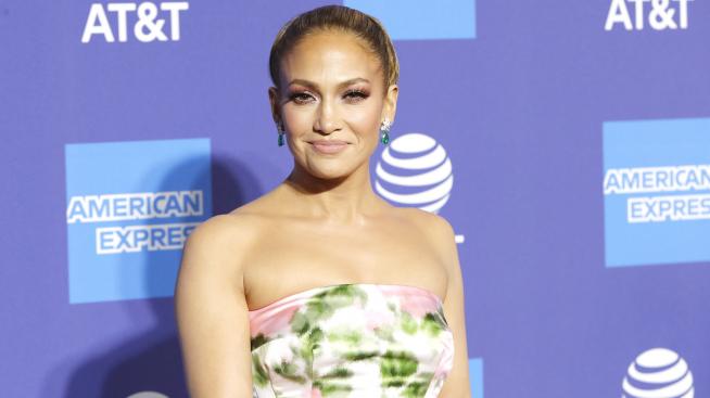 Стриптийзьорка съди Дженифър Лопес за 40 млн.