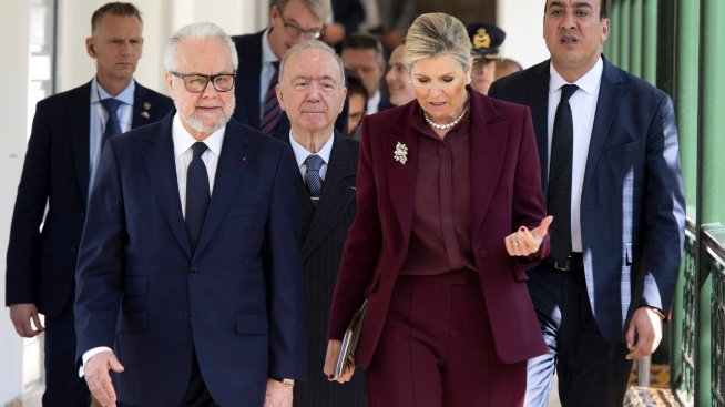 Координиране на цветовете от горе до долу – кралица Максима отново показа стил