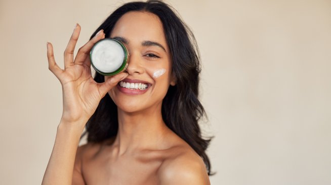 Снежна боровинка – изненадващият герой в грижата за кожата