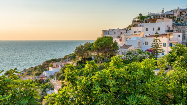 Лияна: Секси провокация от Пулия