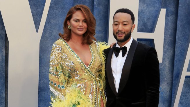 Изненада: Четвърто бебе за Джон Леджънд и Криси Тейгън