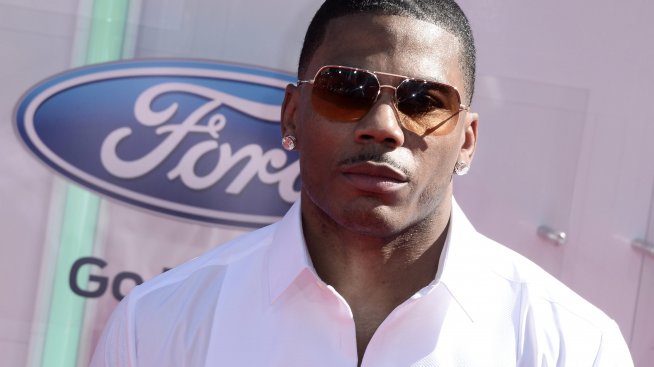 Рапърът Нели се раздели с гаджето си след 6-годишна връзка