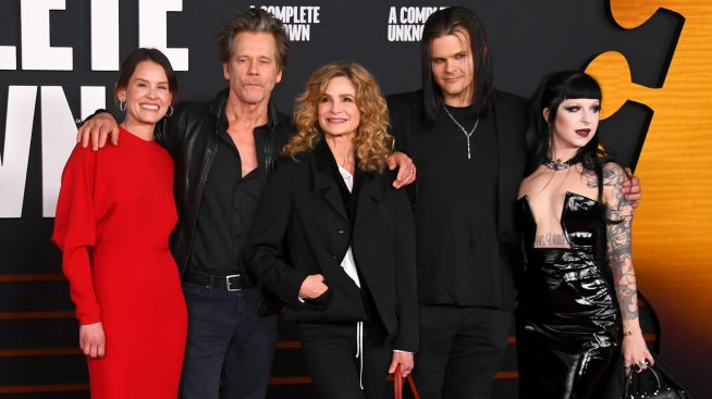 Кевин Бейкън и Кийра Седжуик направиха рядка проява с двете си деца