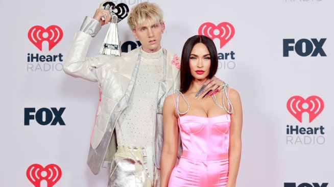 Любовта им отива: Machine Gun Kelly и Меган Фокс на почивка в Гърция