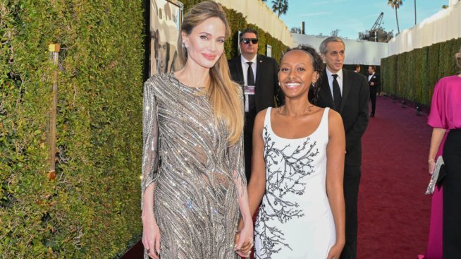 Под ръка с мама, татко и баба – кои звезди доведоха семействата си на „Златен глобус“